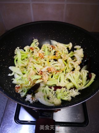 Appetizers-stir-fried Organic Cauliflower recipe