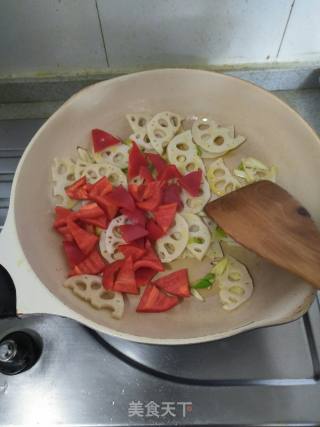 Stir-fried Western Lettuce with Lotus Root recipe