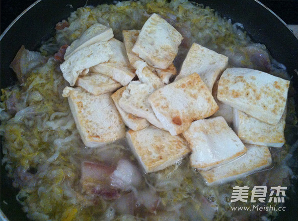 Sauerkraut and White Meat Stewed Tofu recipe