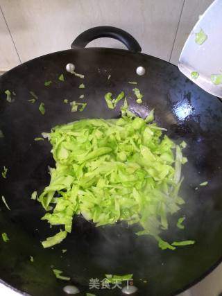 Stir-fried Rice Noodles with Cabbage recipe