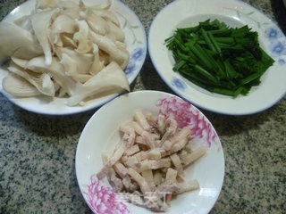 Stir-fried Oyster Mushroom with Leek and Shredded Pork recipe