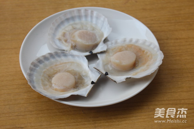 Grilled Scallops with Garlic recipe