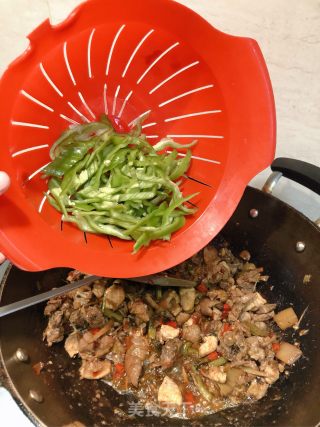 Stir-fried Chicken Nuggets with Green Peppers recipe