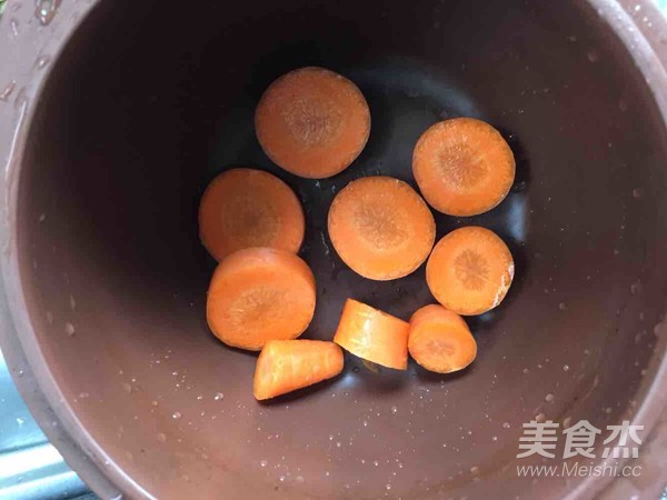 Carrot Sword Flower Trotter Soup recipe