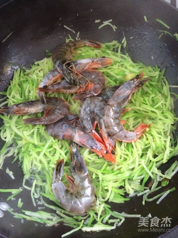 Braised Shrimp with Shredded Carrot recipe