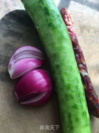 Stir-fried Loofah with Fresh Shellfish and Sausage recipe