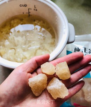 Bird's Nest Tremella Goji Soup recipe
