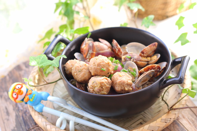 Fried Clams with Meatballs recipe