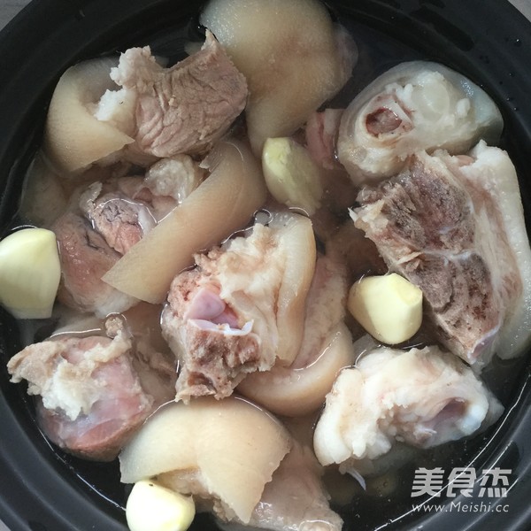 Yushu Money Braised Pork Knuckles recipe