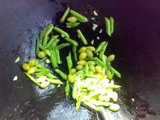 Stir-fried Three-color Vegetables recipe