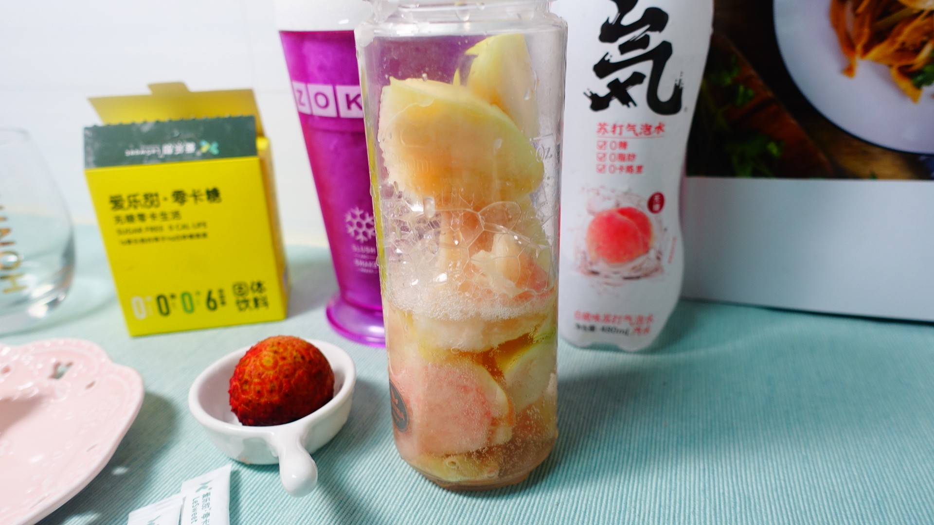 Summer Light Fat Drink～litchi Peach Sparkling Water recipe