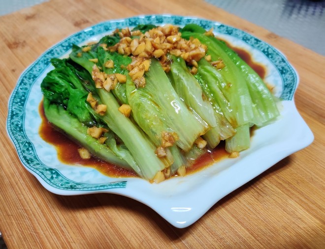 Lettuce in Oyster Sauce Served in 5 Minutes recipe