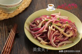 Stir-fried Shredded Pork with Onion recipe