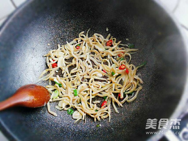 Fried Whitebait with Peanuts recipe