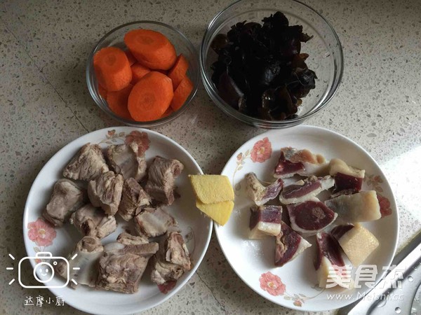 Salted Duck Spare Ribs Soup recipe