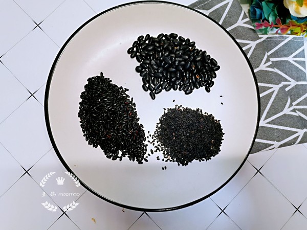 Black Sesame Nut Crispy Rice Paste recipe