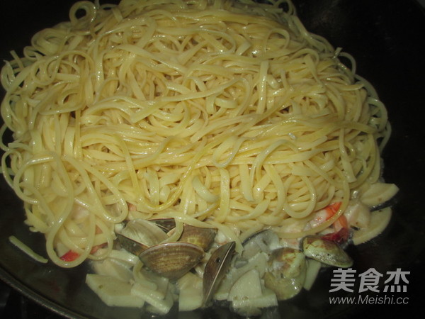 Creamy Seafood Pasta recipe