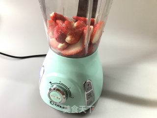 Sakura Strawberry Mousse recipe