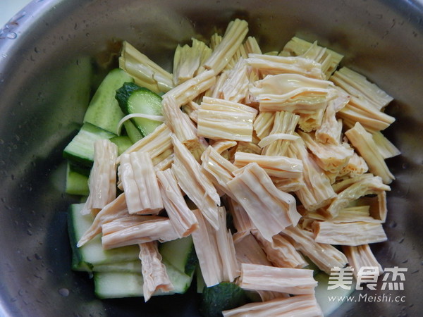 Cold Cucumber Yuba recipe