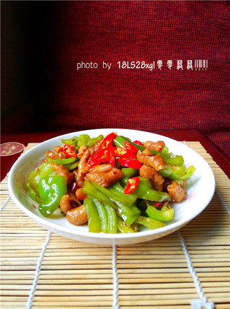 Stir-fried Sausage with Green Pepper