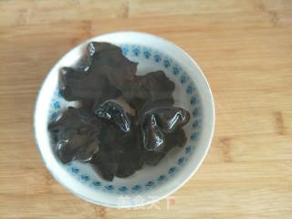 Stir-fried White Jade Mushroom with Lettuce recipe