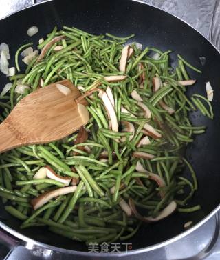 Stir-fried Wormwood with Wormwood recipe