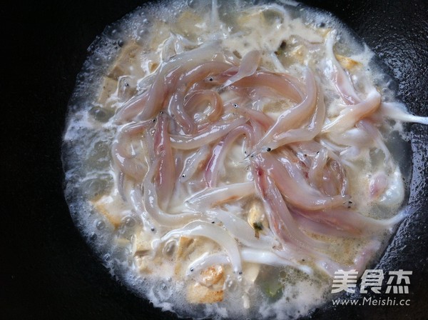 Noodle Fish Tofu Soup recipe