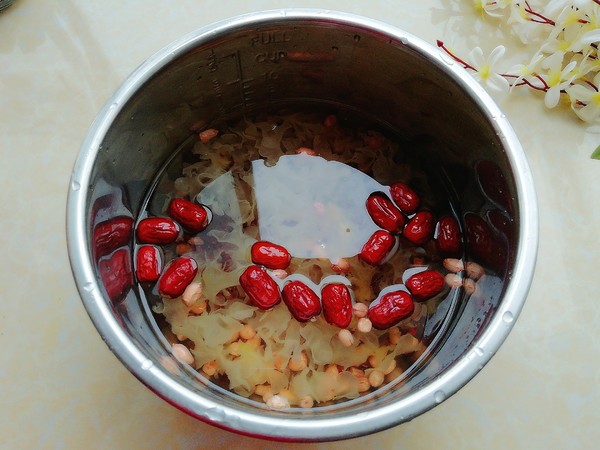 Five Red Tremella Congee recipe