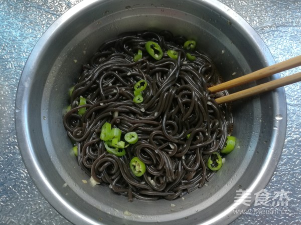 Appetizer-hot and Sour Fern Root Noodles recipe