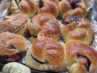 Mulberry Bread Roll recipe