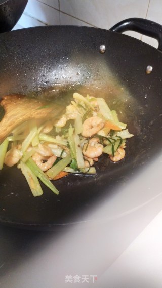 Stir-fried Celery with Shrimp recipe