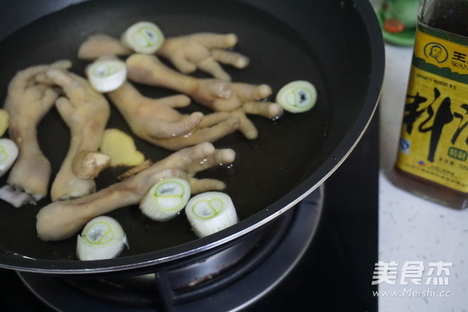 Not Enough Fish-flavored Chicken Feet recipe