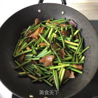 Stir-fried Bacon with Garlic recipe