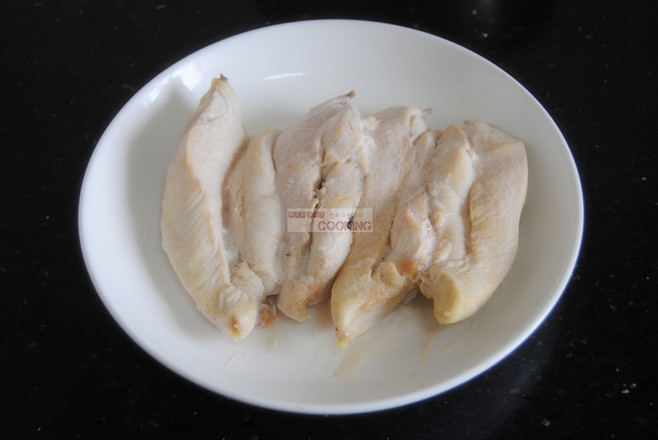 Shredded Chicken with Perilla recipe