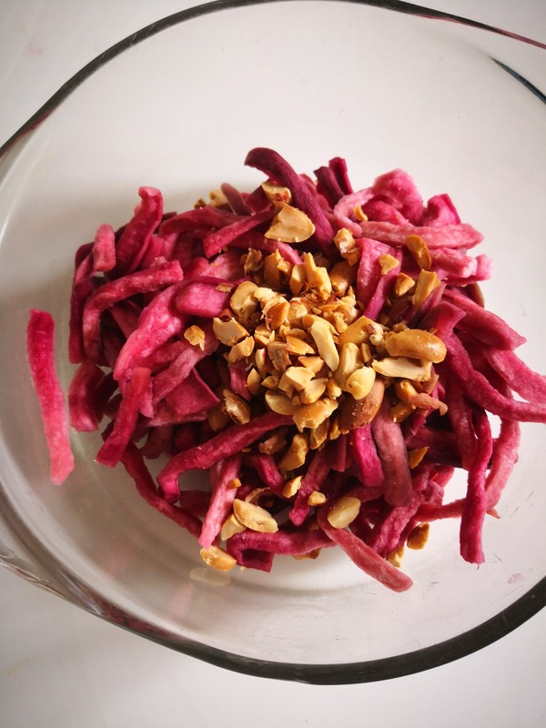 Sesame-flavored Dried Red Radish recipe