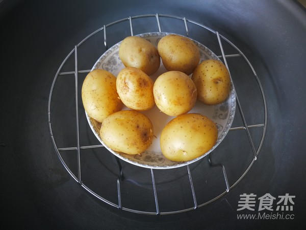 Potatoes with Fragrant Pepper and Salt recipe