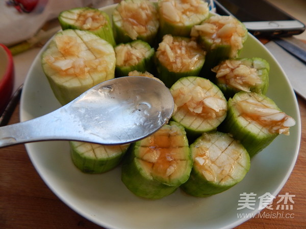 Steamed Loofah with Garlic recipe