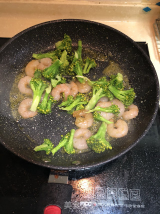 Shrimp and Fried Broccoli recipe