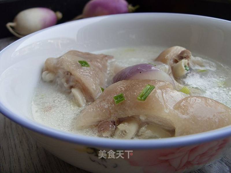 The Soup is Thick and Delicious ------------ Radish Simmered Trotters recipe