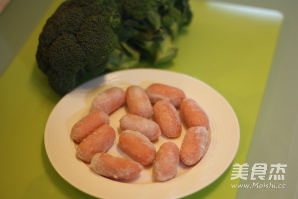 Stir-fried Crispy Sausage with Broccoli recipe