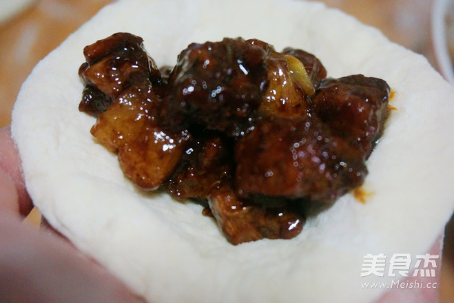 Sauce Pork Buns recipe