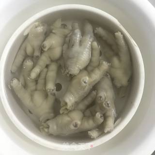 Sour and Spicy Lemon Chicken Feet recipe