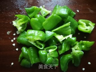 Stir-fried Shrimp with Wrinkled Pepper Fungus recipe