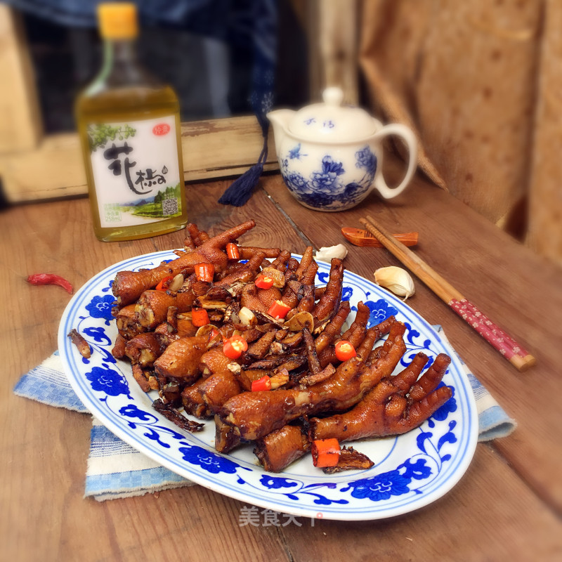 Braised Chicken Feet with Pepper Oil recipe