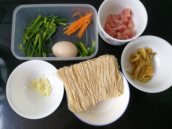 Fried Noodles with Mustard Pork recipe