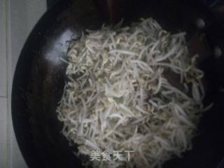 Stir-fried Bean Sprouts with Pork Blood recipe
