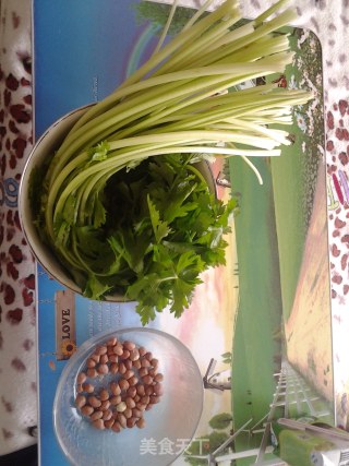 Crispy Peanuts Mixed with Celery recipe