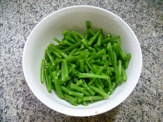 Watermelon Rind Mixed with Spinach Stem recipe