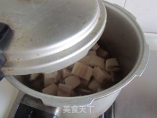 Beef Braised Lotus Root recipe