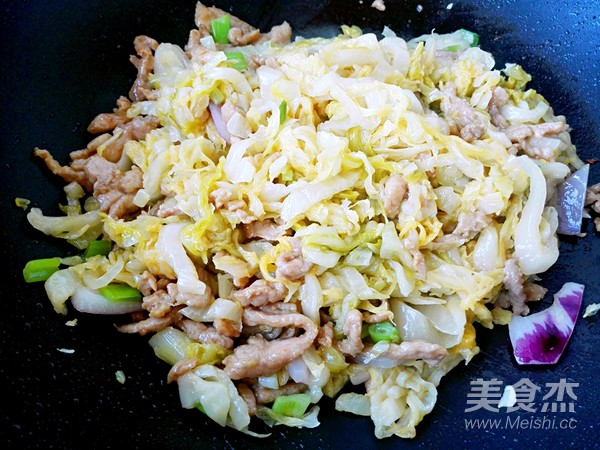 Fried Rice Noodles with Sauerkraut recipe